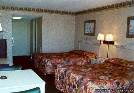 Sea Dunes Oceanfront Motel Myrtle Beach Room photo